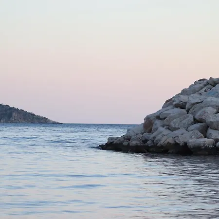 Ξενοδοχείο με διαμερίσματα Atherina Καλκάν